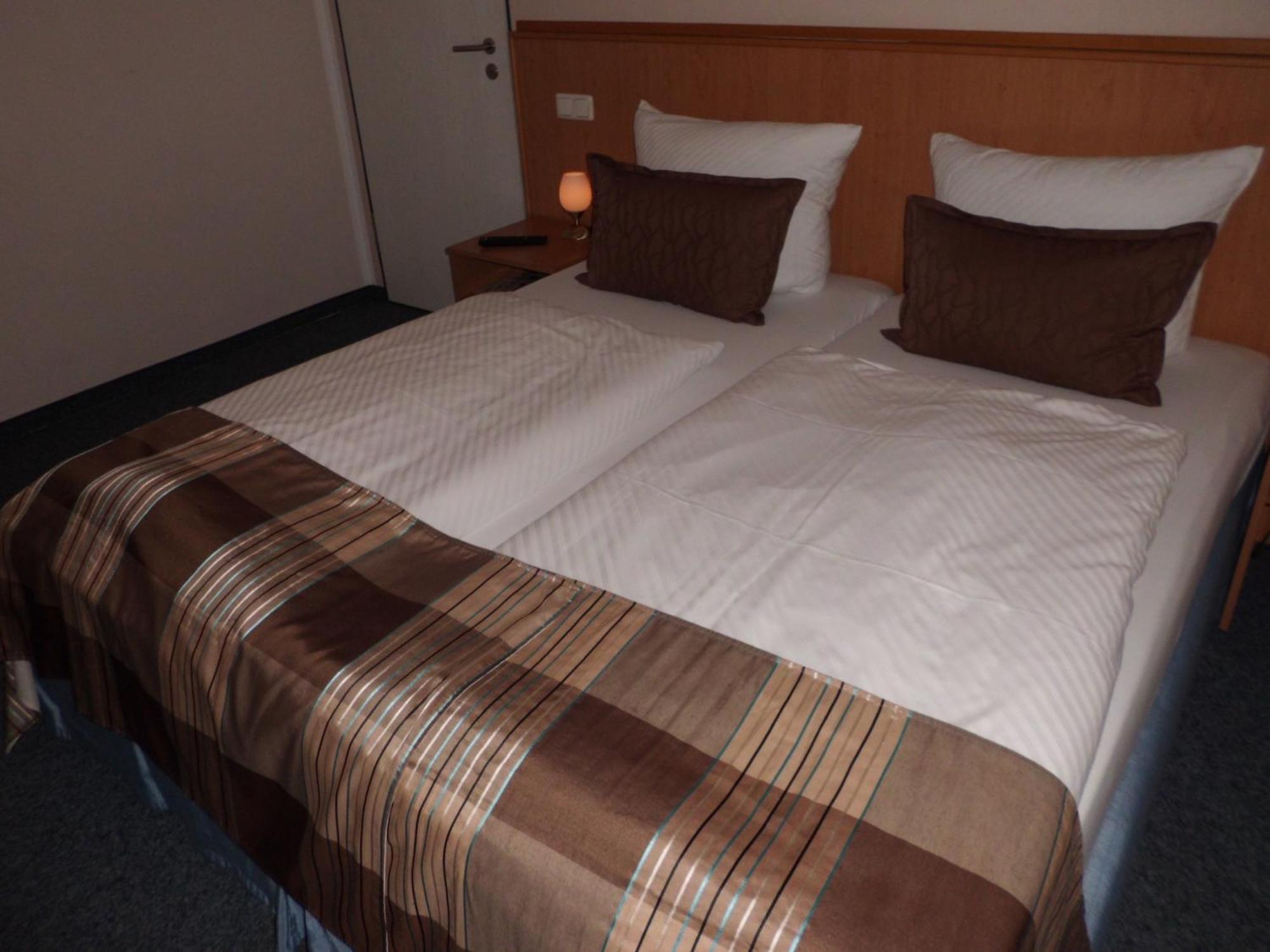 Hotel Sarah Heinsberg  Szoba fotó